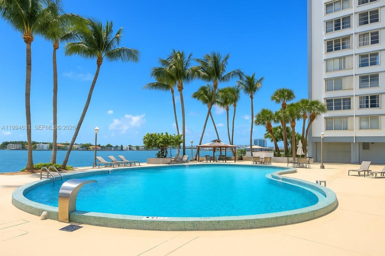 1865 79th St Cswy , Unit 15F, North Bay Village, FL 33141 Photo