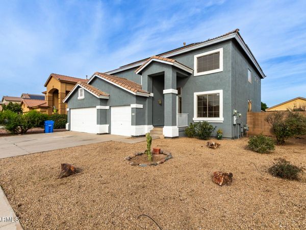 7910 W HESS Avenue, Phoenix, AZ 85043