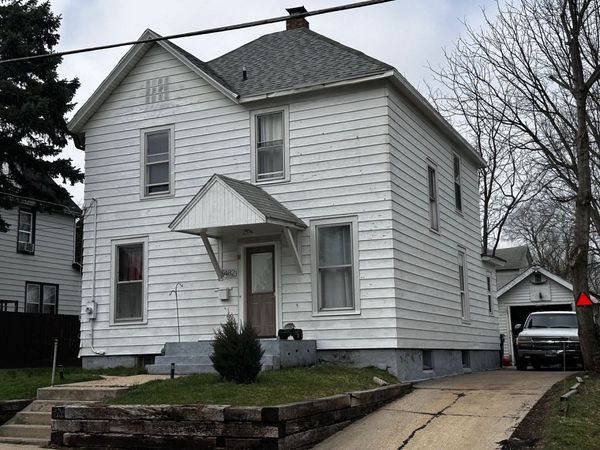482 S Float Avenue , Freeport, IL 61032