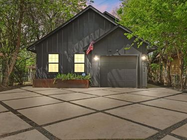 2403 Dathe Street, Dallas, TX 75215