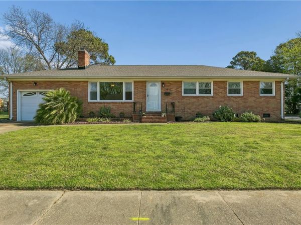 9 Rust Street , Hampton, VA 23664