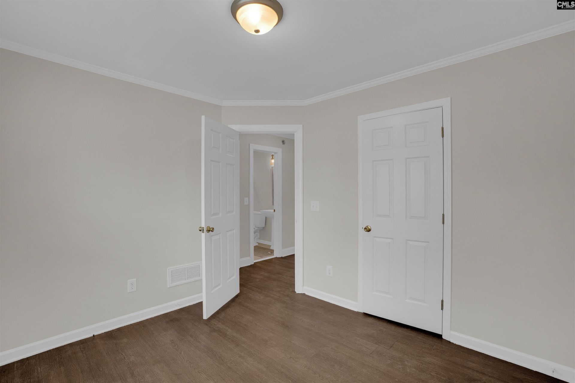 221 Meadow Crest Drive Photo 11