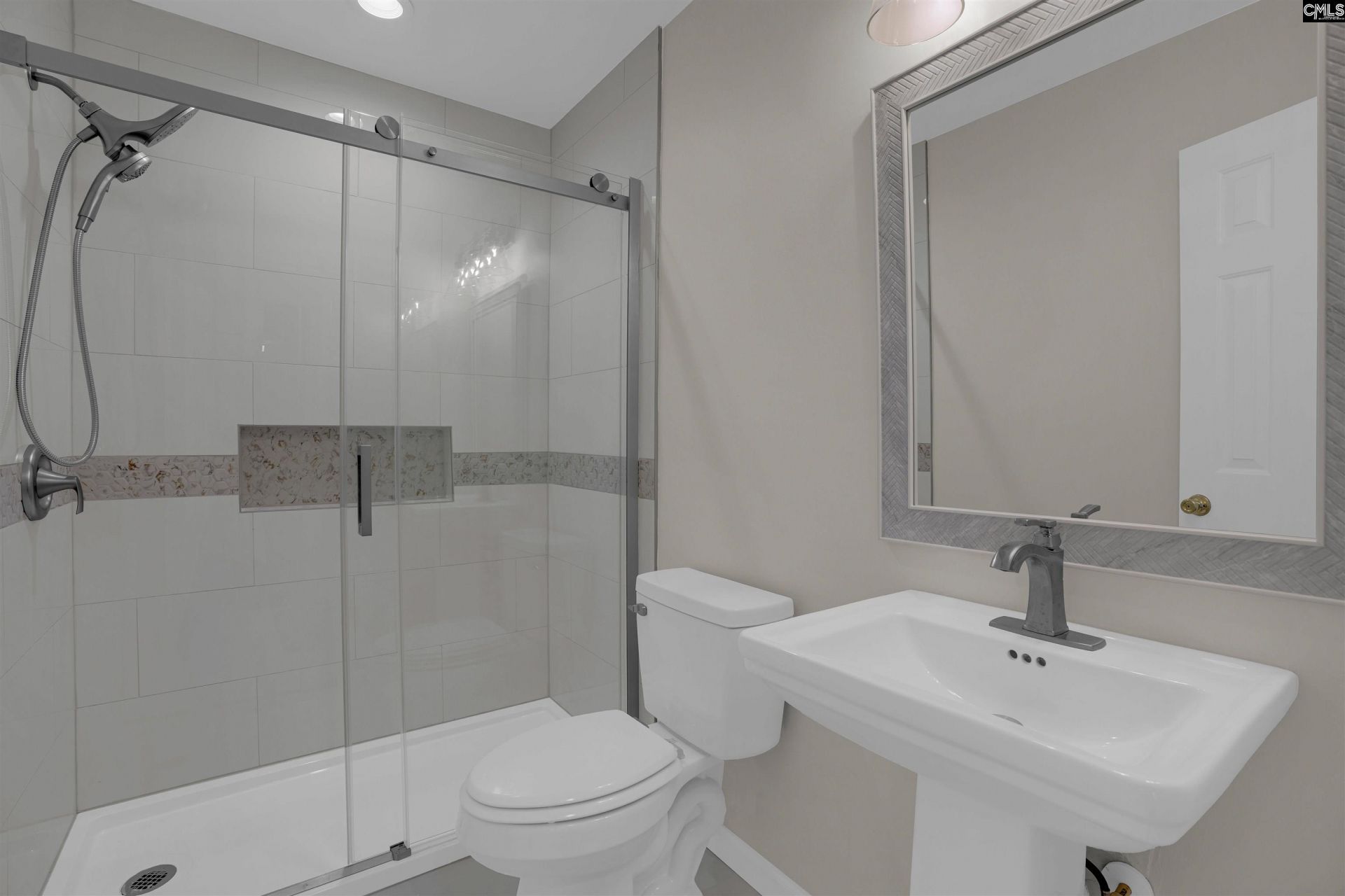 221 Meadow Crest Drive Photo 12