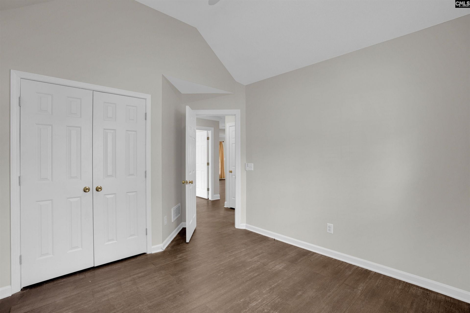 221 Meadow Crest Drive Photo 13