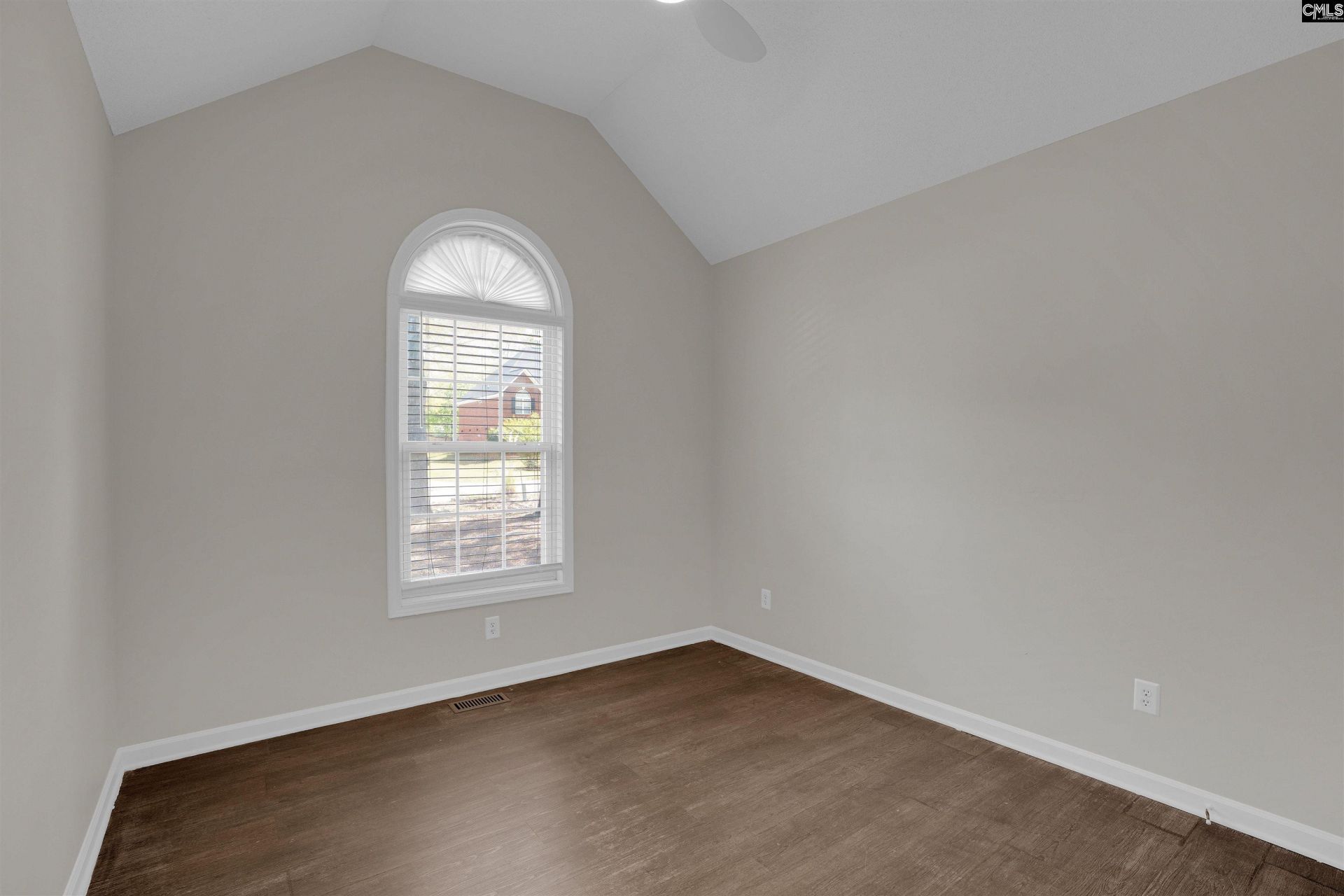 221 Meadow Crest Drive Photo 14