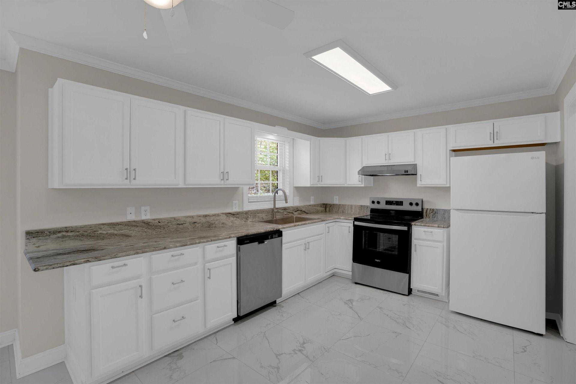 221 Meadow Crest Drive Photo 6