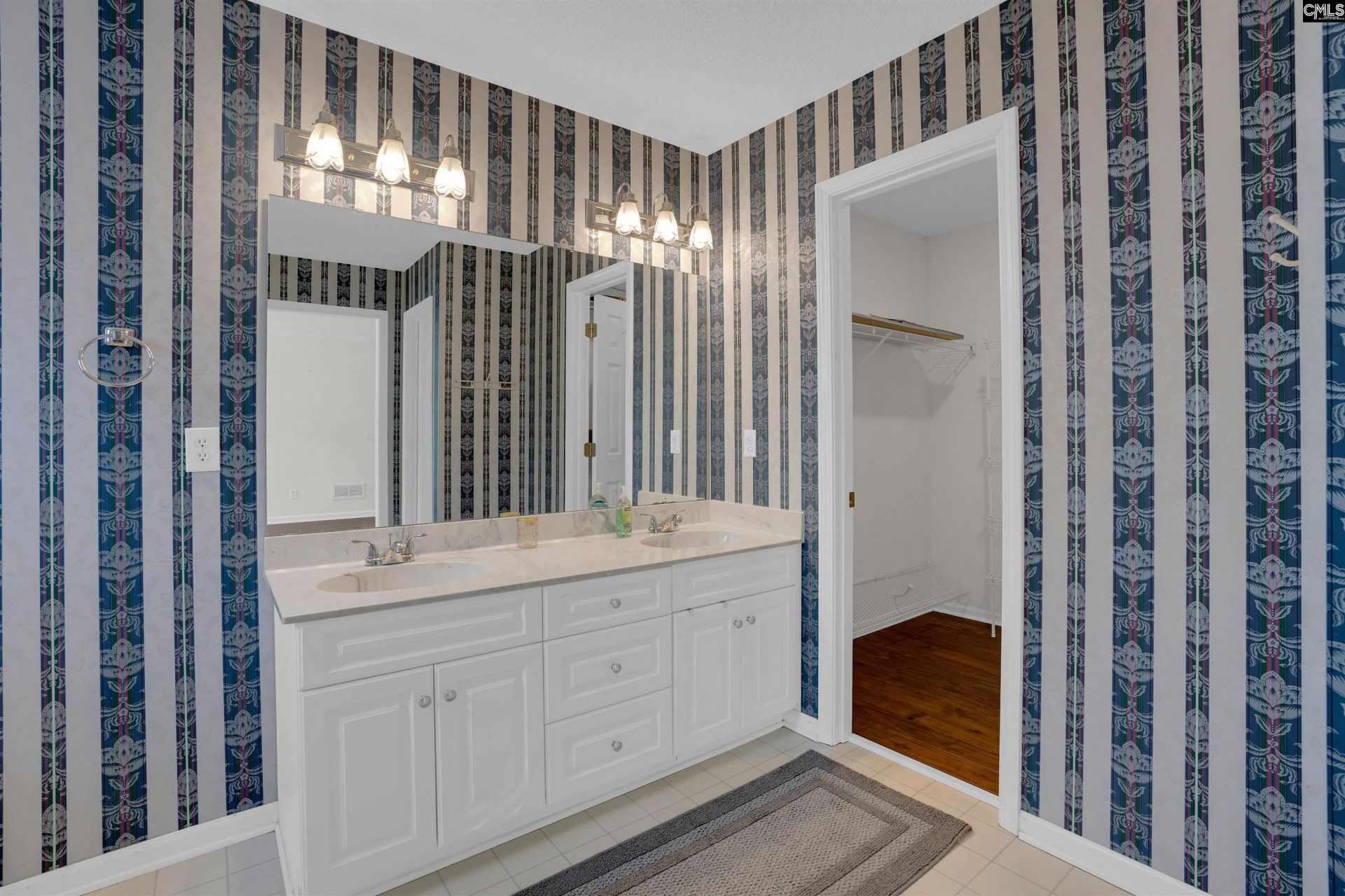 221 Meadow Crest Drive Photo 8