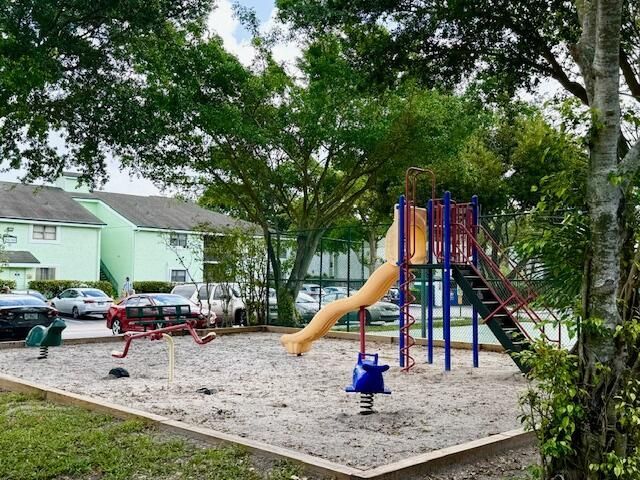 8749 NW 39th Street, Sunrise, FL 33351 Photo