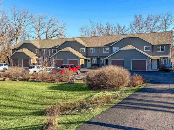 1066 Hillside Drive, Unit 6, Wisconsin Dells, WI 53965