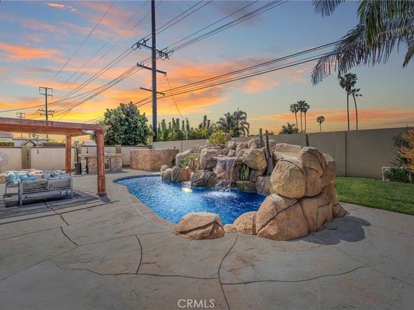 17267 Santa Isabel, Fountain Valley, CA 92708