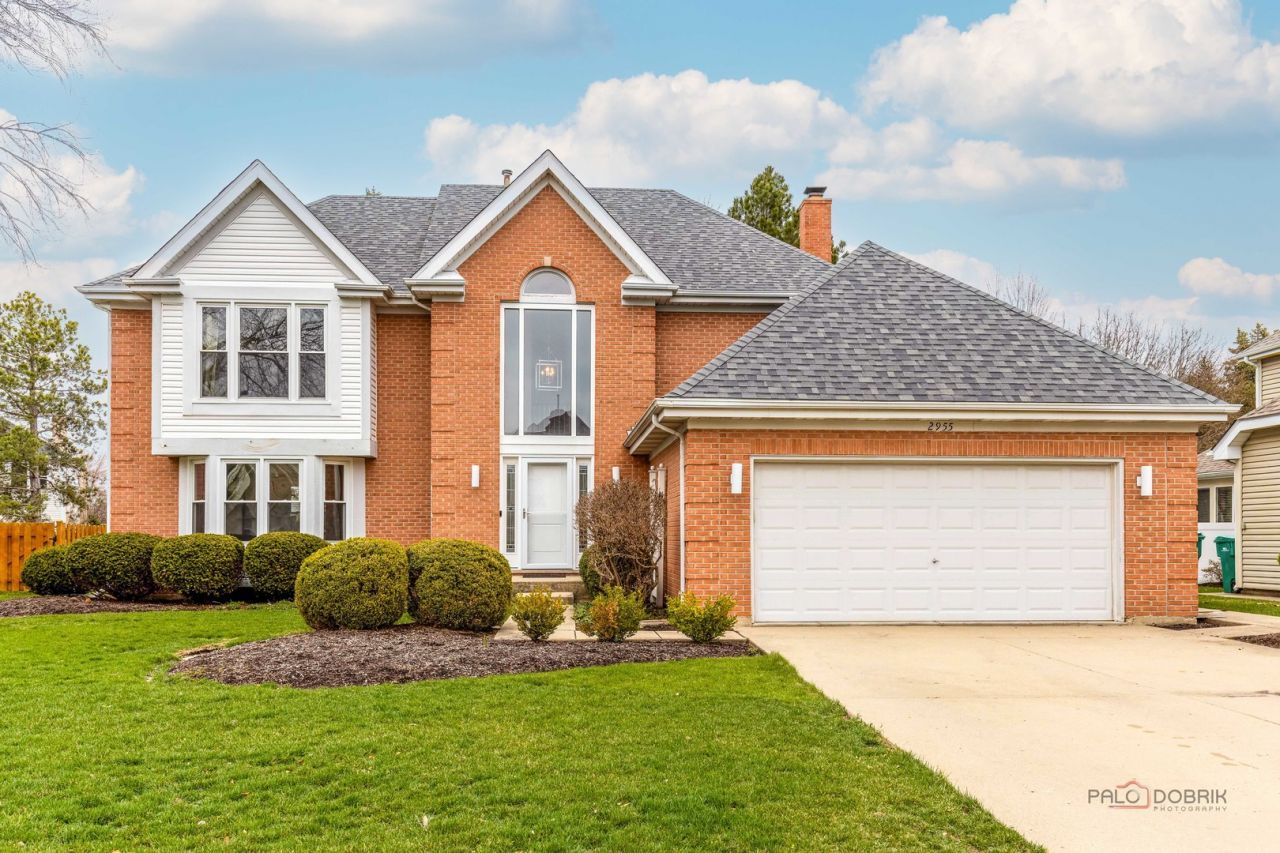 2955 Roslyn Lane E, Buffalo Grove, IL 60089 Main Photo