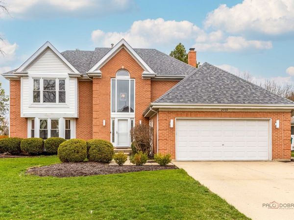 2955 Roslyn Lane E, Buffalo Grove, IL 60089