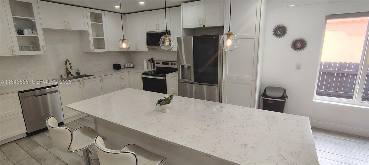 420 NE 90th St , El Portal, FL 33138 Photo