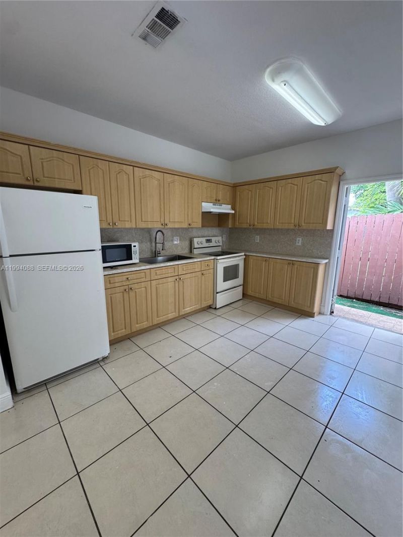 761 NW 24th Ct , Unit 761, Miami, FL 33125 Photo