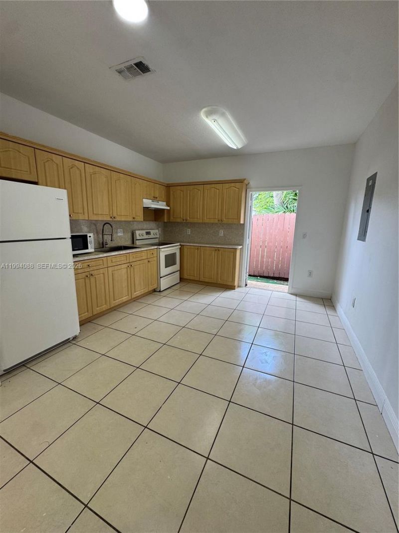 761 NW 24th Ct , Unit 761, Miami, FL 33125 Photo