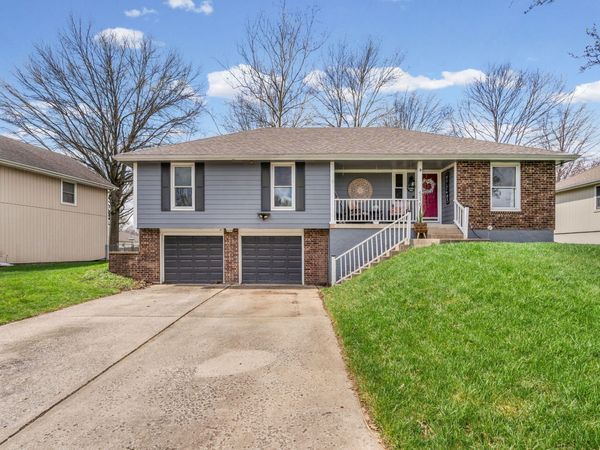 516 SE Claremont Street, Lees Summit, MO 64063