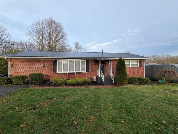 69 GILL LANE, FAYETTEVILLE, WV 25840