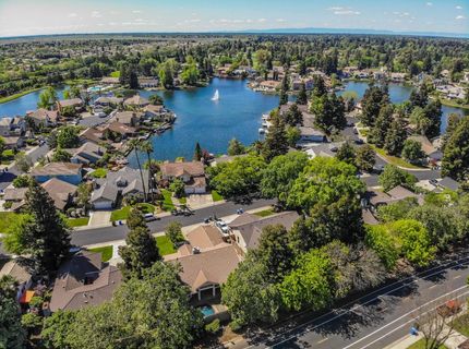 9513 Laguna Lake Way, Elk Grove, CA 95758 Photo