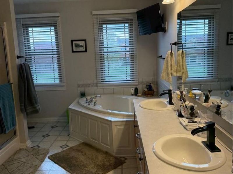 1629 Sunnington Grove Drive, Washington Township, OH 45458 Photo 16