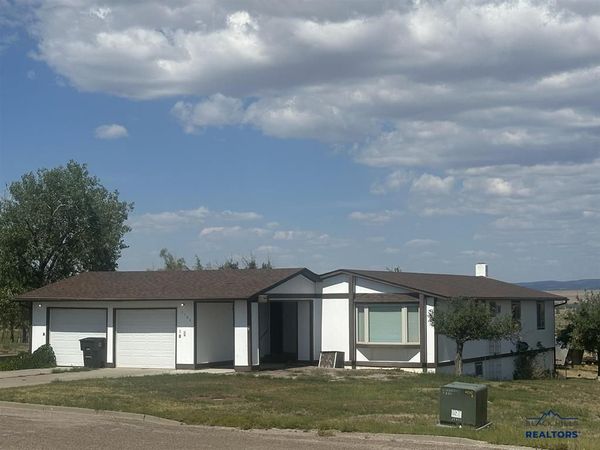 1104 C STREET, Edgemont, SD 57735