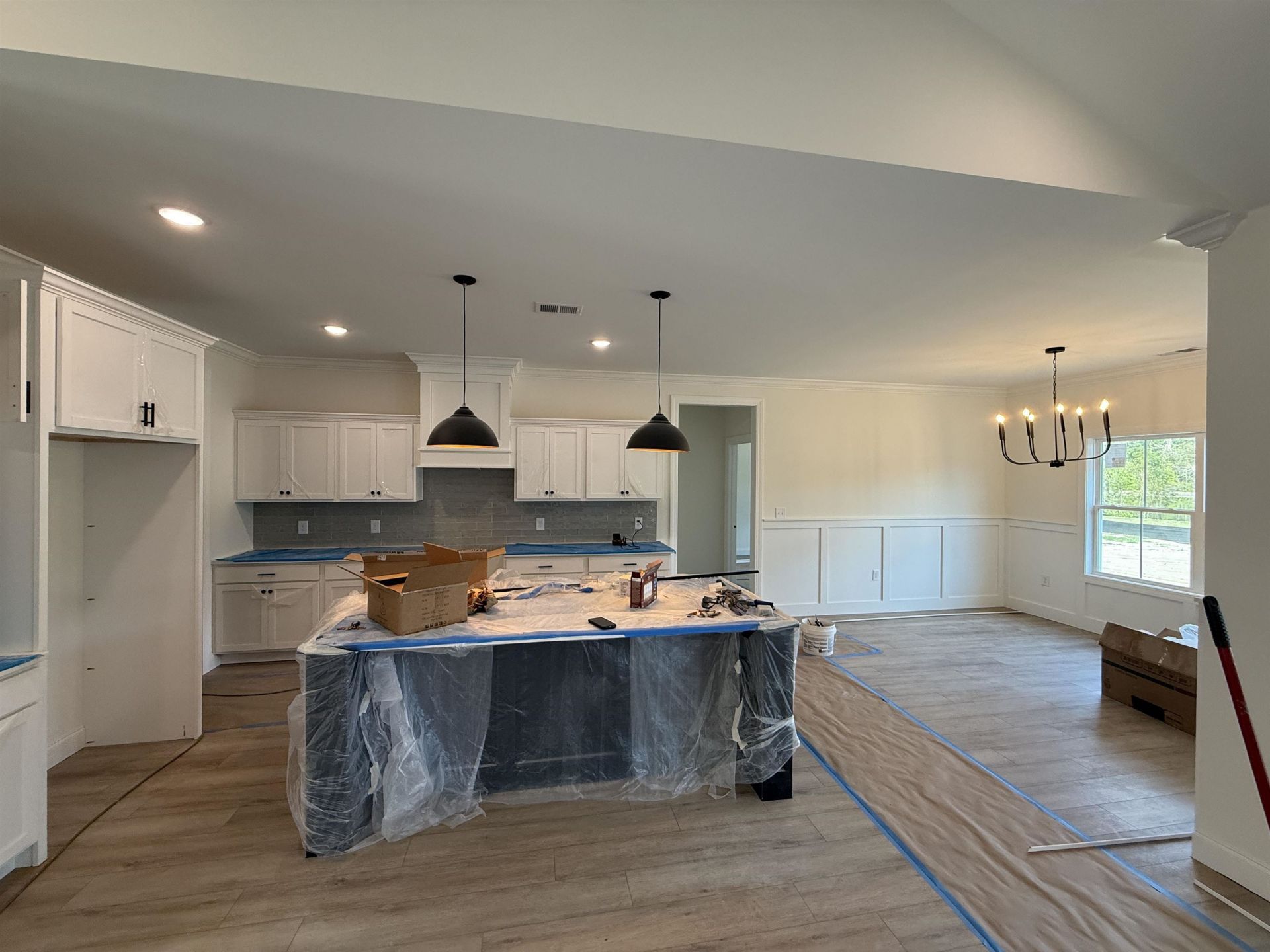 1035 Martin Ln. Photo 7