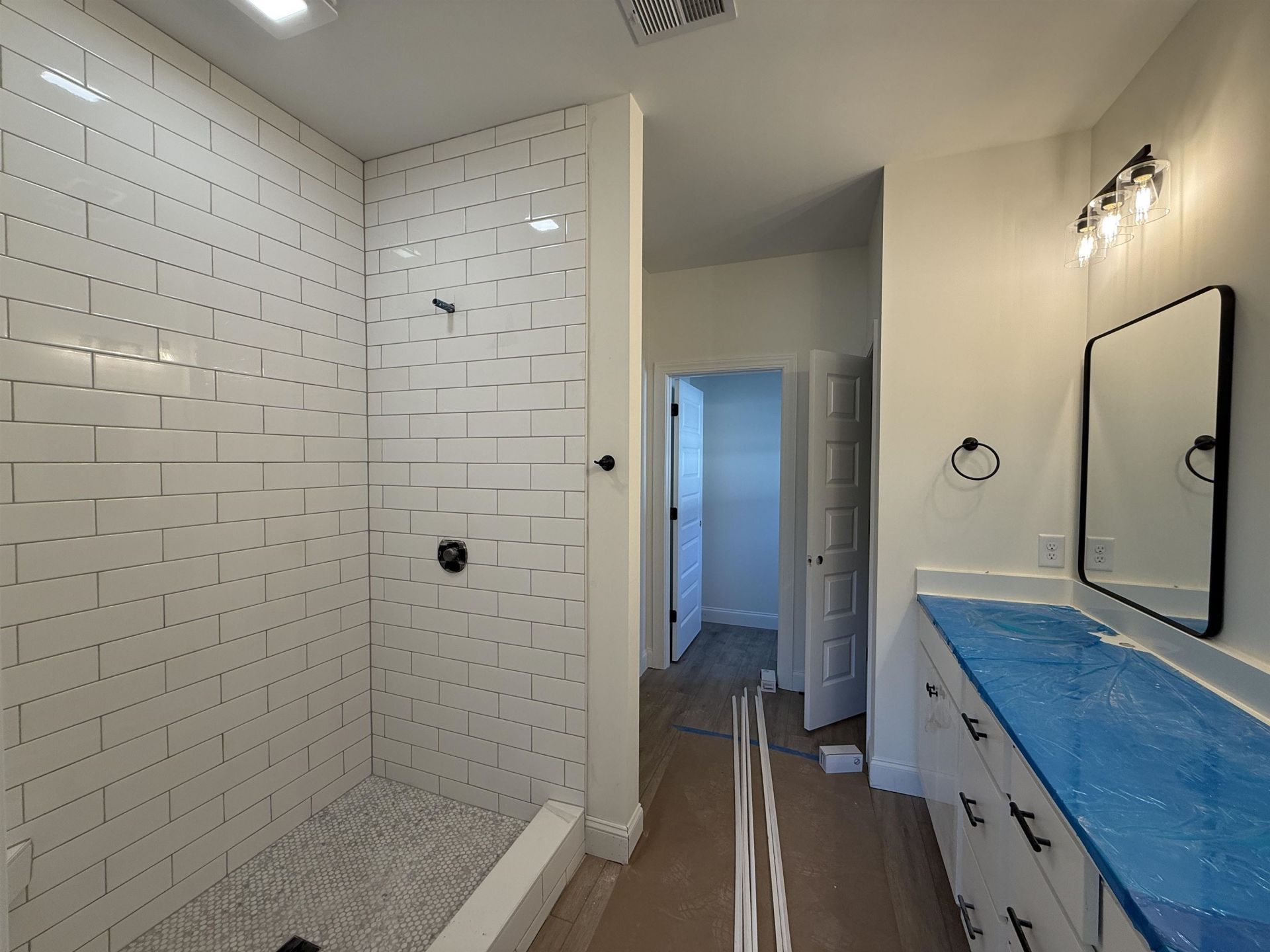 1035 Martin Ln. Photo 9