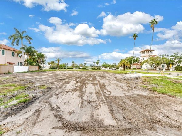 515 SNELL ISLE BOULEVARD NE, ST PETERSBURG, FL 33704