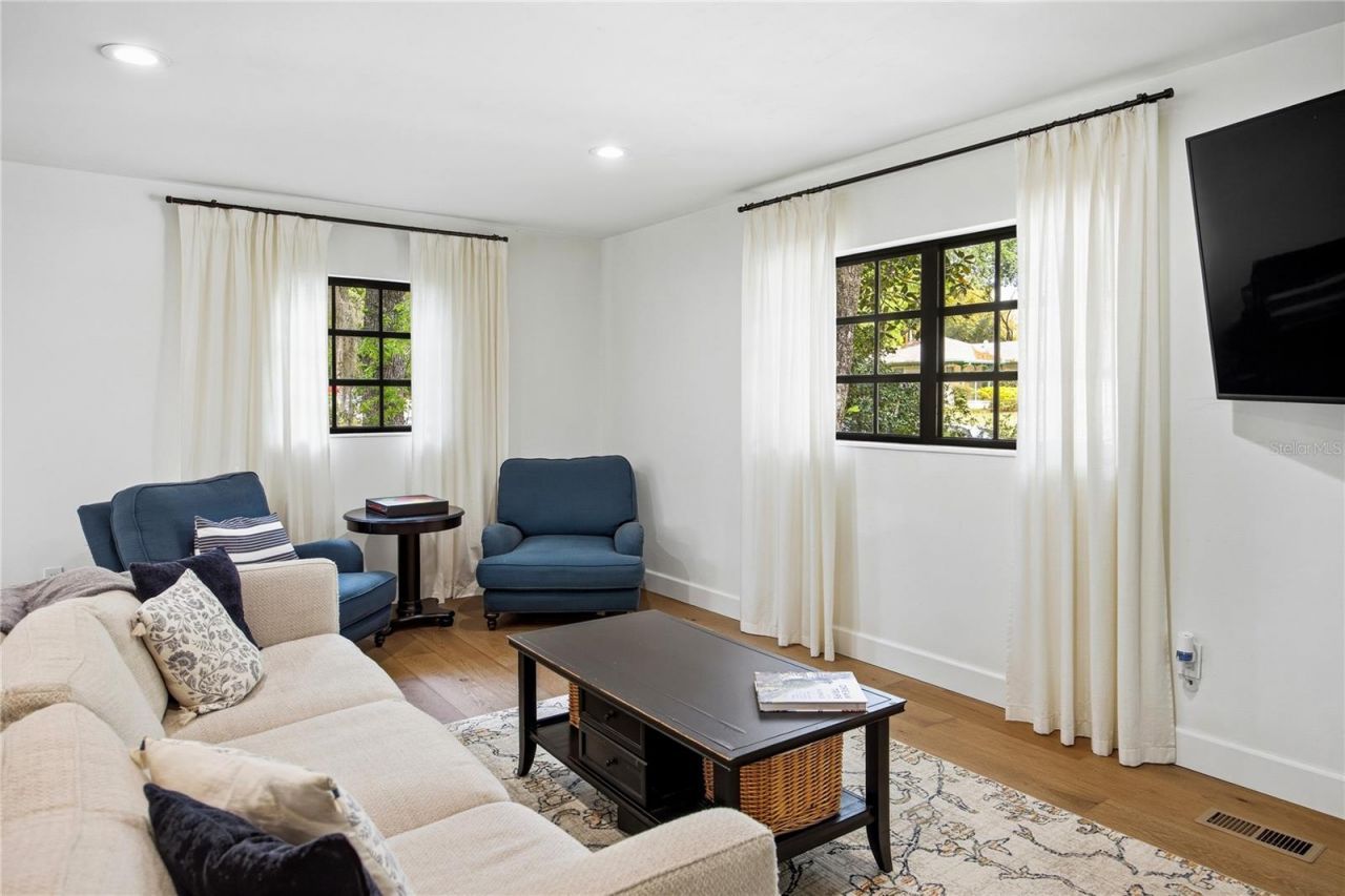 4005 NW 9th Court, Gainesville, FL 32605 Photo