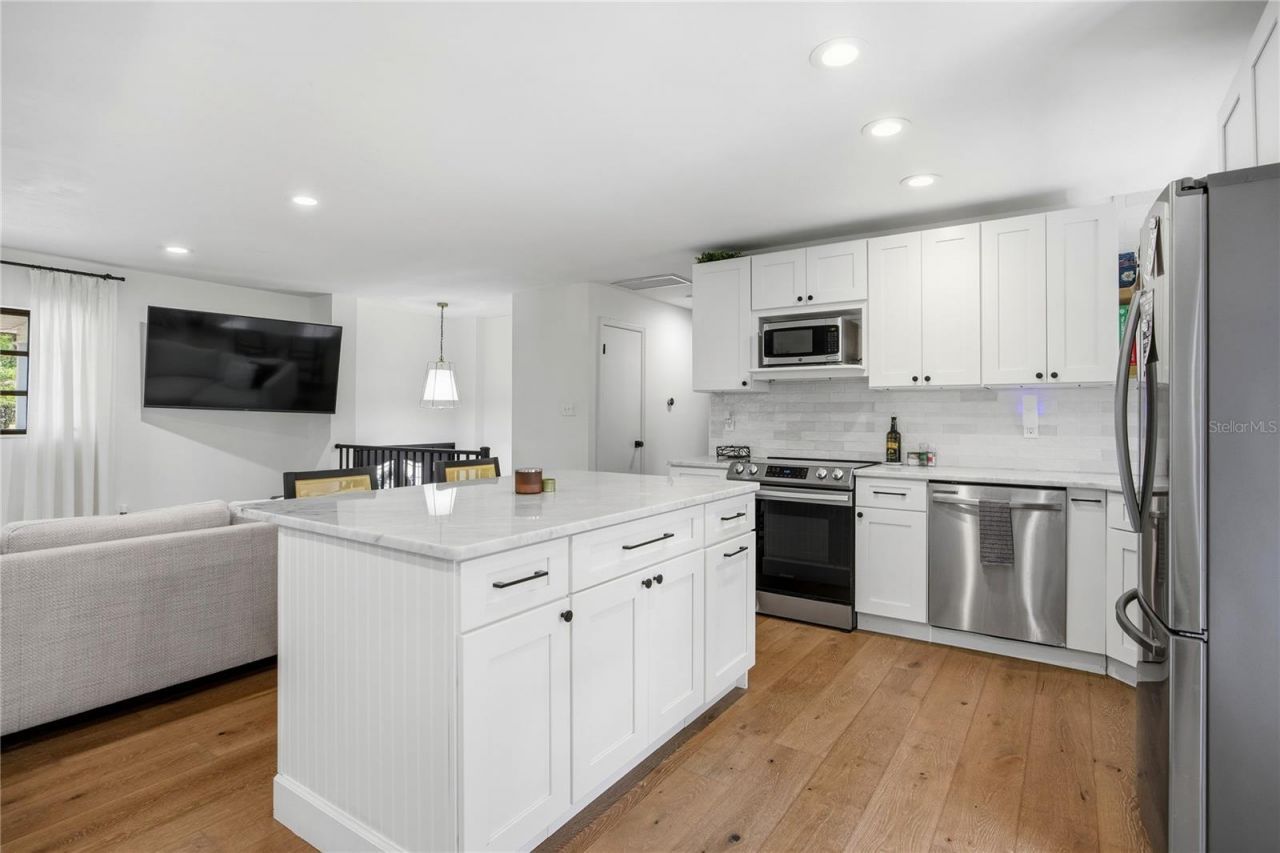 4005 NW 9th Court, Gainesville, FL 32605 Photo