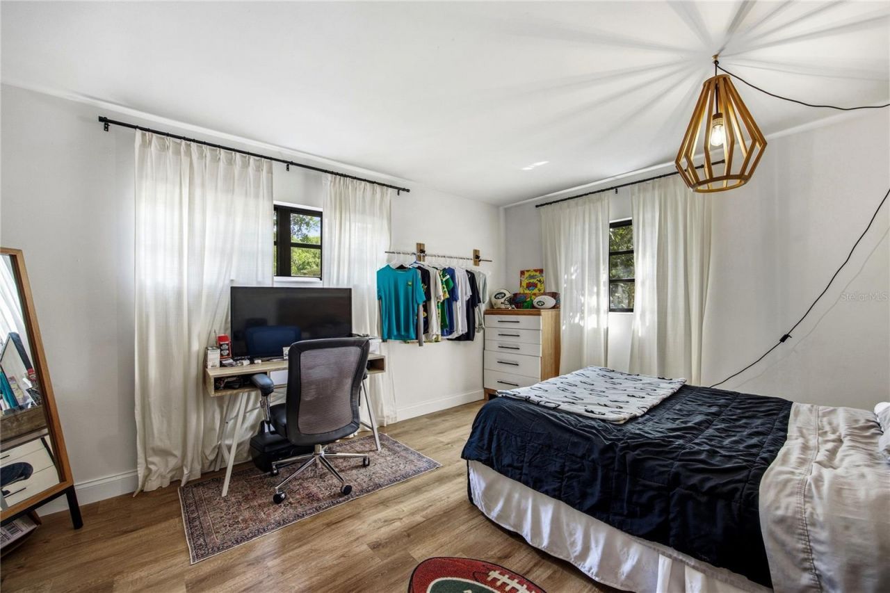 4005 NW 9th Court, Gainesville, FL 32605 Photo