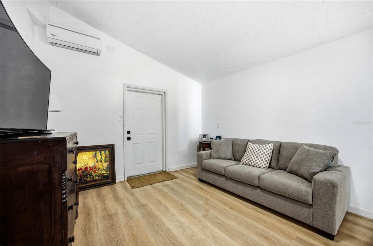 4005 NW 9th Court, Gainesville, FL 32605 Photo