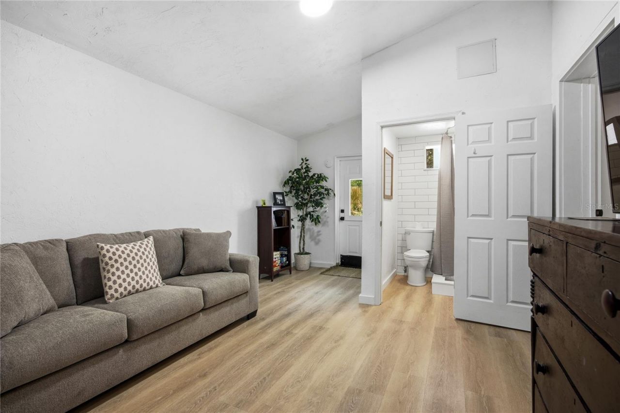 4005 NW 9th Court, Gainesville, FL 32605 Photo