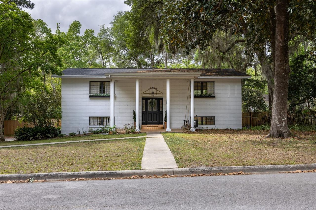 4005 NW 9th Court, Gainesville, FL 32605 Photo