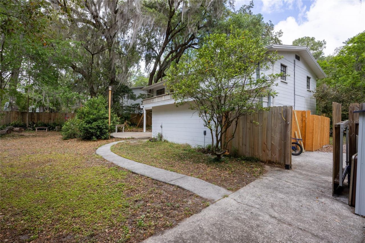 4005 NW 9th Court, Gainesville, FL 32605 Photo