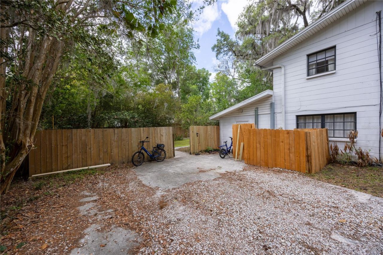 4005 NW 9th Court, Gainesville, FL 32605 Photo