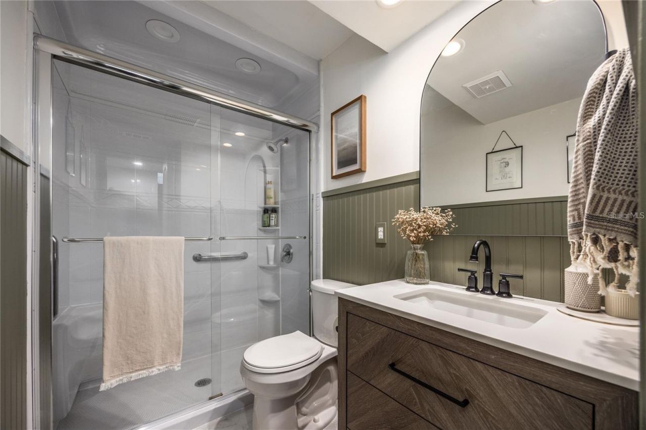 4005 NW 9th Court, Gainesville, FL 32605 Photo