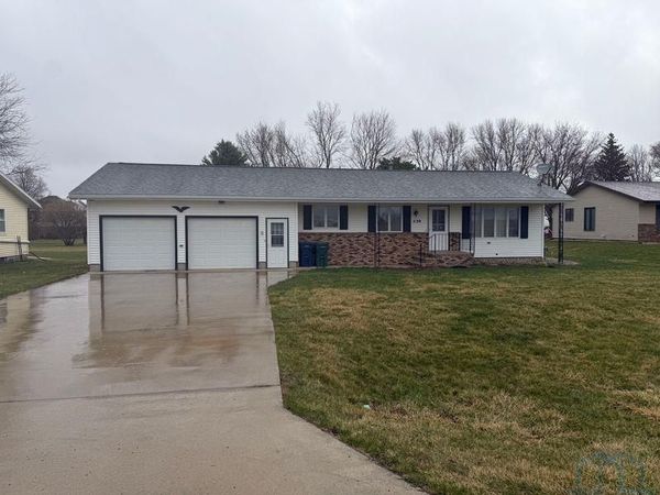 230 E 2nd Street, Ashton, IA 51232