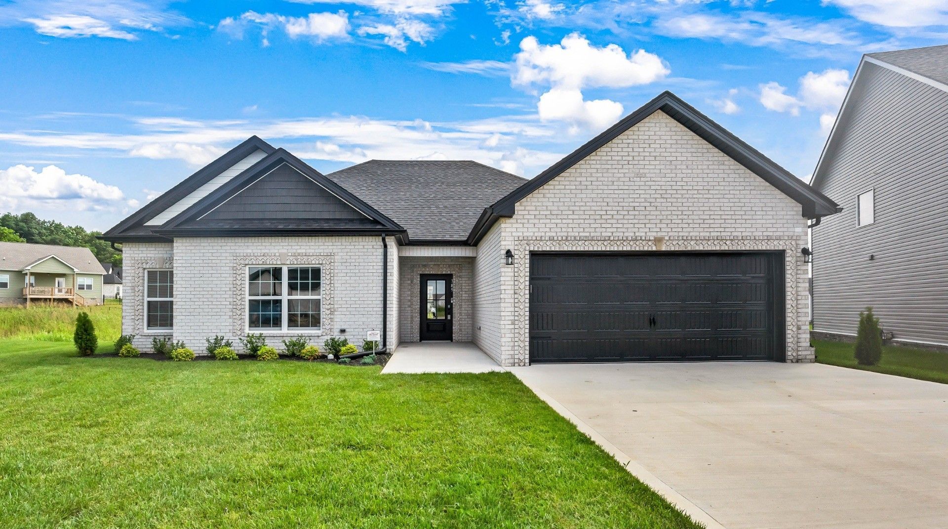 1256 Mourning Cloak Dr , Clarksville, TN 37043 Main Photo