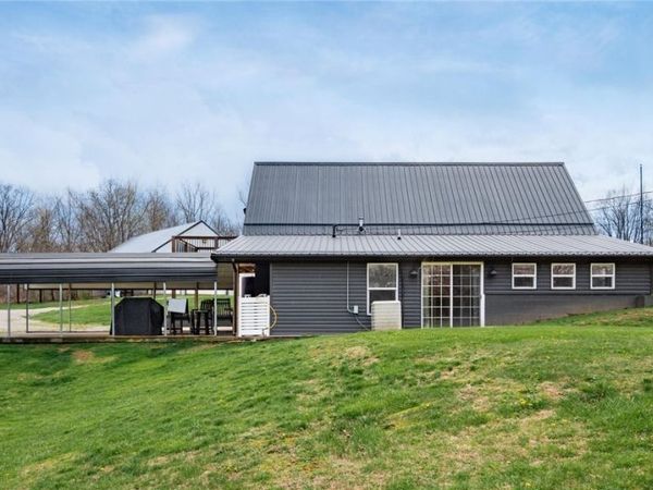 10021 Triadelphia Road NW, Crooksville, OH 43731