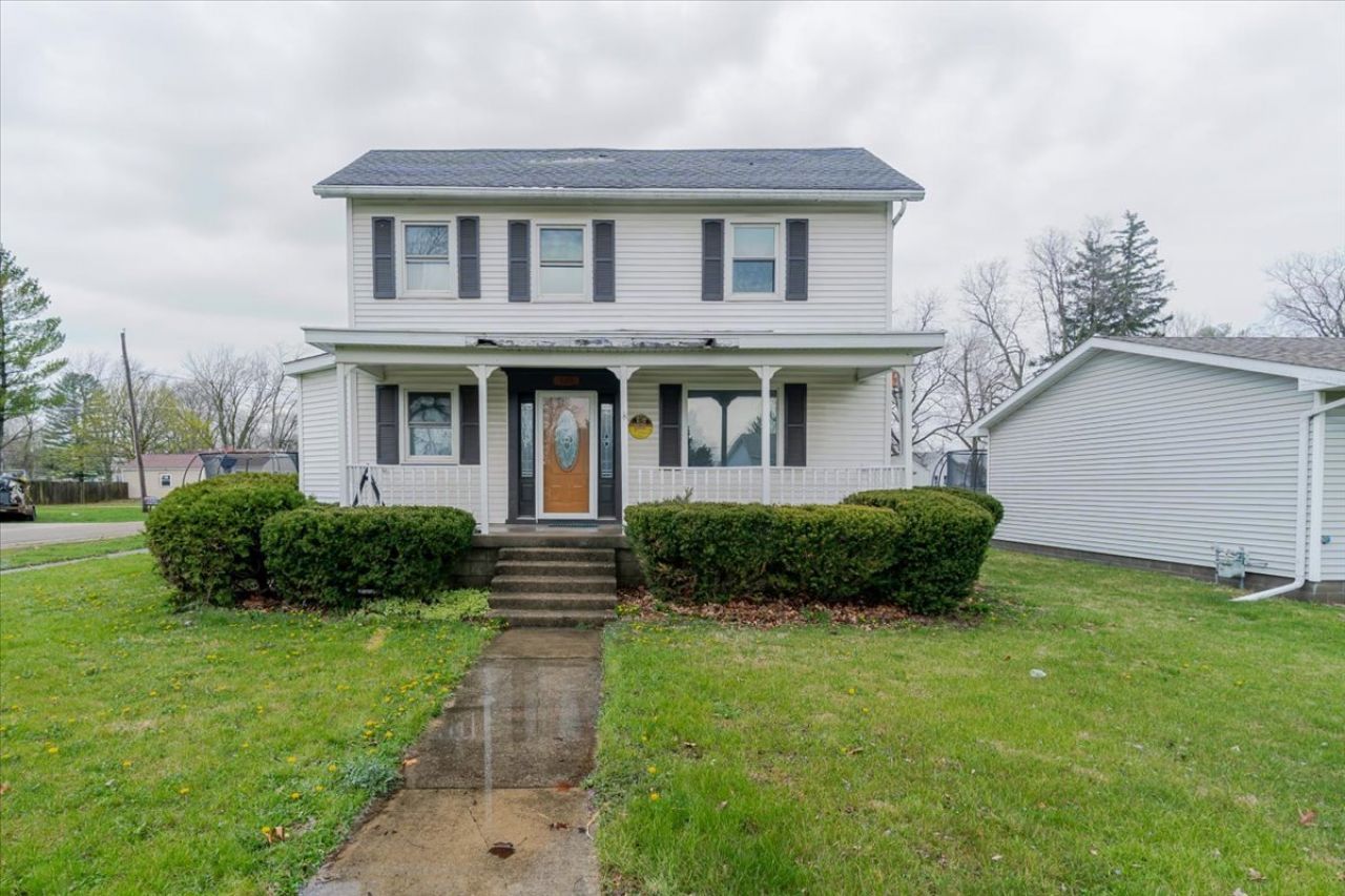 501 NE 3rd Street, Atlanta, IL 61723 Main Photo