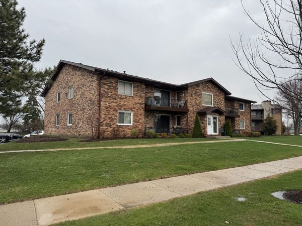 344 Sheridan Drive, Unit 1C, Willowbrook, IL 60527