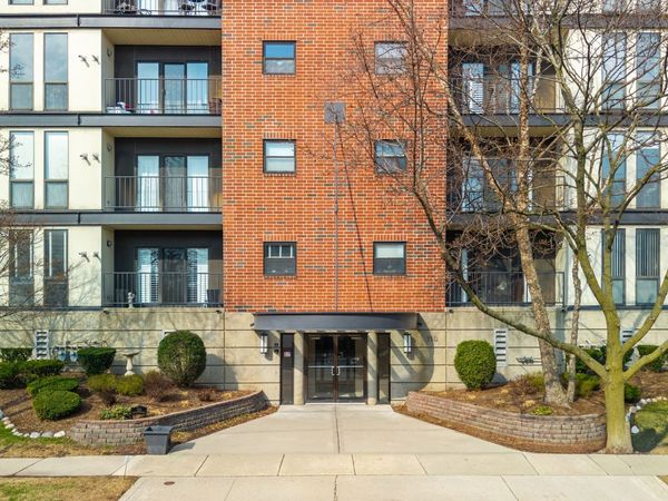 110 S Evergreen Avenue, Unit 5CN, Arlington Heights, IL 60005