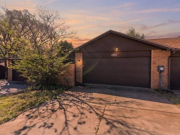 2922 Stonepoint Drive, Edmond, OK 73034