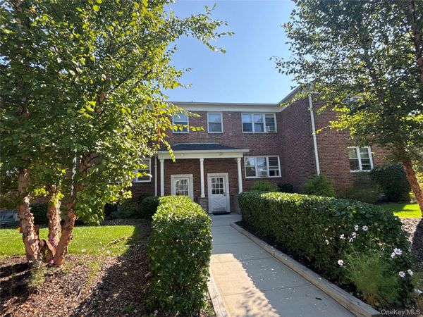 37 Spruce Street, Unit 2, Great Neck, NY 11021