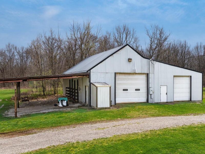 10021 W Triadelphia Road NW, Crooksville, OH 43731 Photo 2