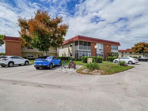 27 Pine Arbor Lane, Unit 205, Vero Beach, FL 32962