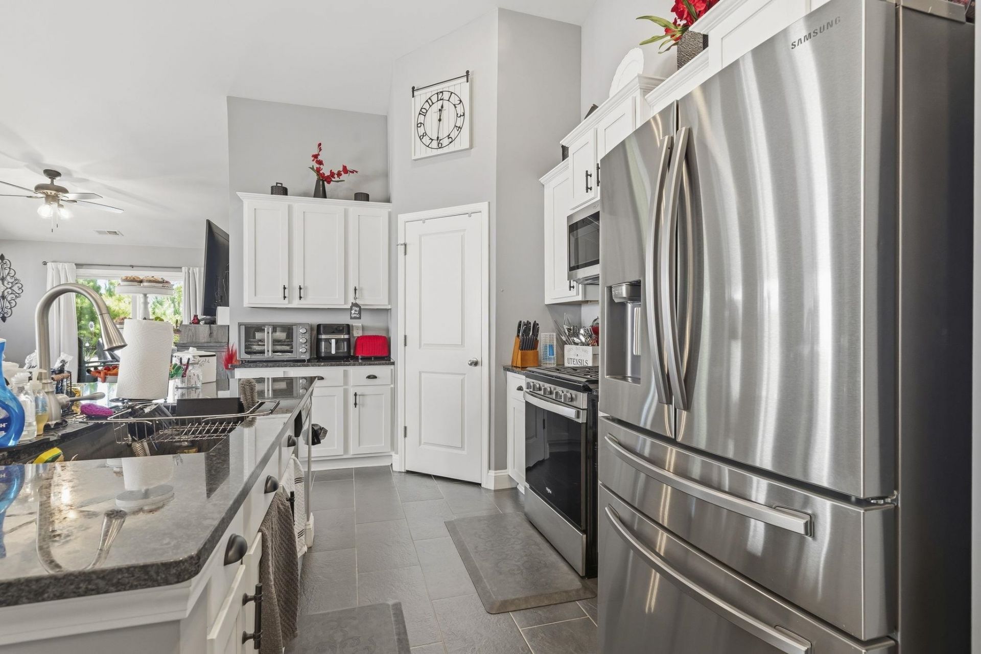 1560 Jardine Loop Photo 11