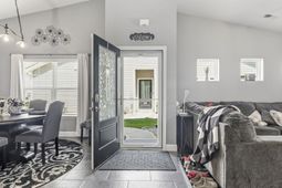 1560 Jardine Loop photo 4