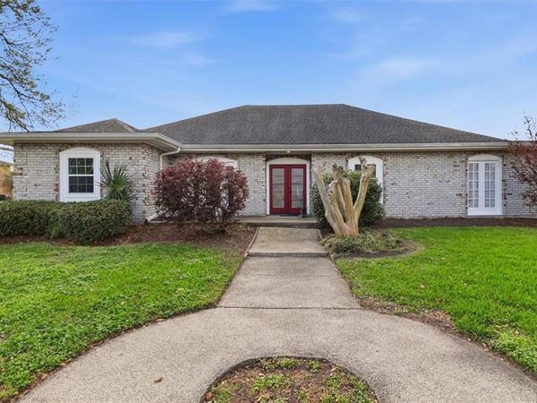 1 OLYMPIC Street , Kenner, LA 70065