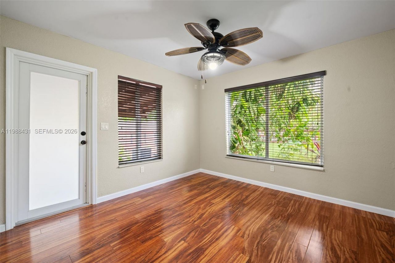 7245 S Waterway Dr , Miami, FL 33155 Photo